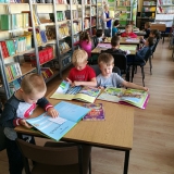 elfy-w-bibliotece