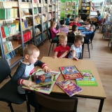 elfy-w-bibliotece