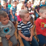 elfy-spiewaja-piosenke-i-mowia-wiersze